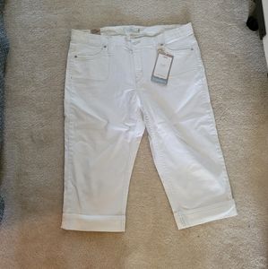 White 545 levis crop jean